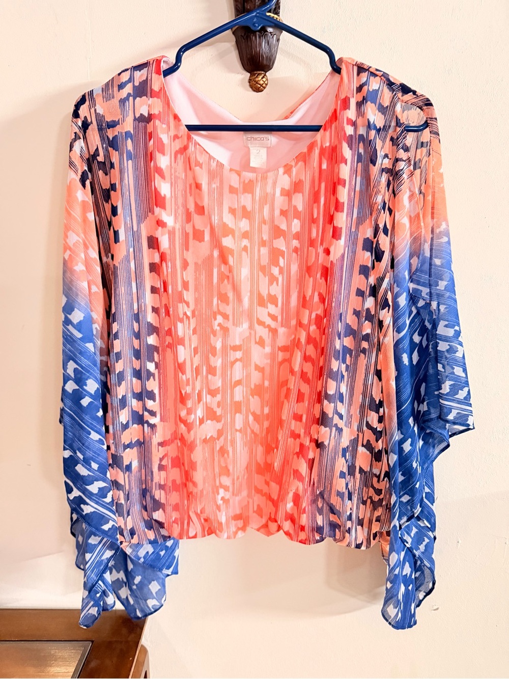 Chico’s Size 2 Coral Blue Abstract Print Flutter Sleeve Blouse Relaxed Boho Top